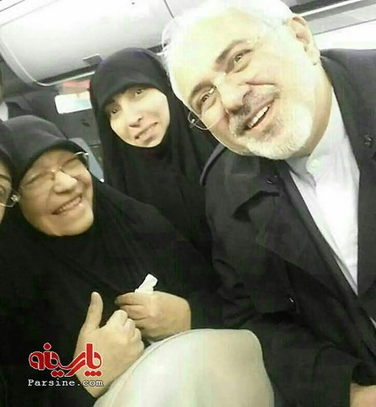 عکس سلفی ظریف و مادر عماد مغنیه