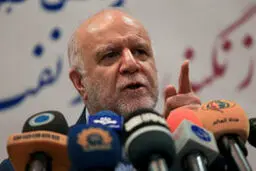وزیر نفت: سهمیه‌بندی بنزین دروغ است! / صادرات نفت ایران هرگز صفر نمی‌شود