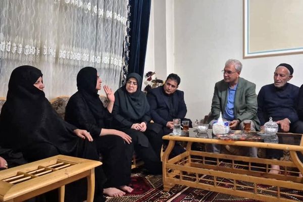 تصاویر حضور مهاجرانی و ربیعی در خانه الهه حسین نژاد