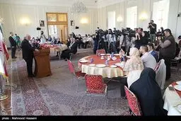 تصاویری از مراسم بزرگداشت روز خبرنگار در وزارت امور خارجه با حضور ظریف