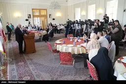 تصاویری از مراسم بزرگداشت روز خبرنگار در وزارت امور خارجه با حضور ظریف