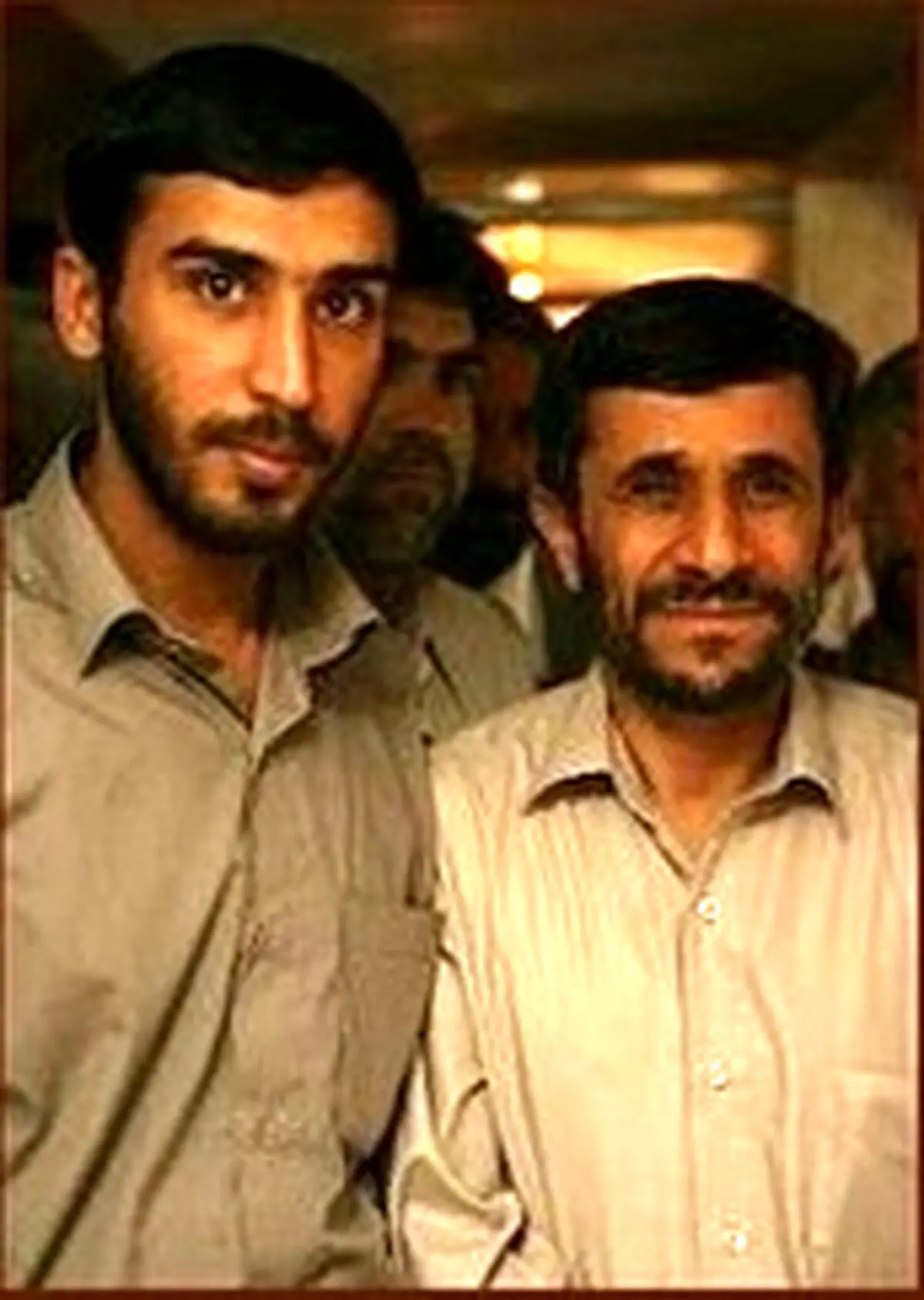 منتشر کننده تصاویر مینو خالقی در کنار احمدی نژاد/ عکس