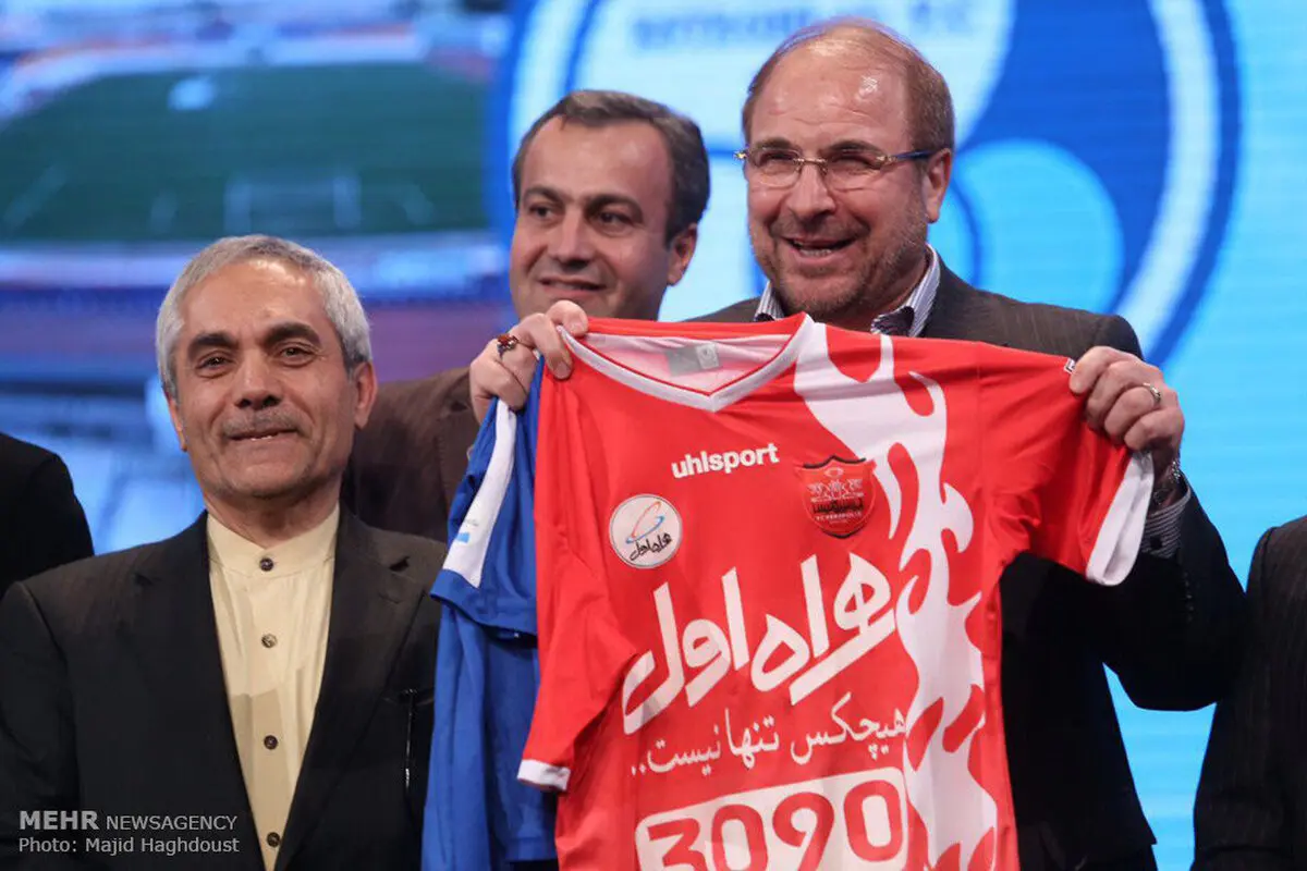 قالیباف با پیراهن سرخابی‌ها/عکس