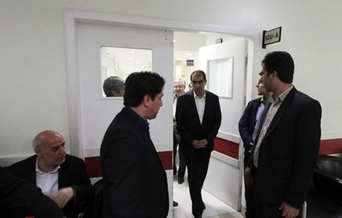 عیادت وزیر بهداشت از آیت‌الله واعظ طبسی/عکس