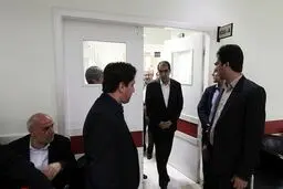 عیادت وزیر بهداشت از آیت‌الله واعظ طبسی/عکس
