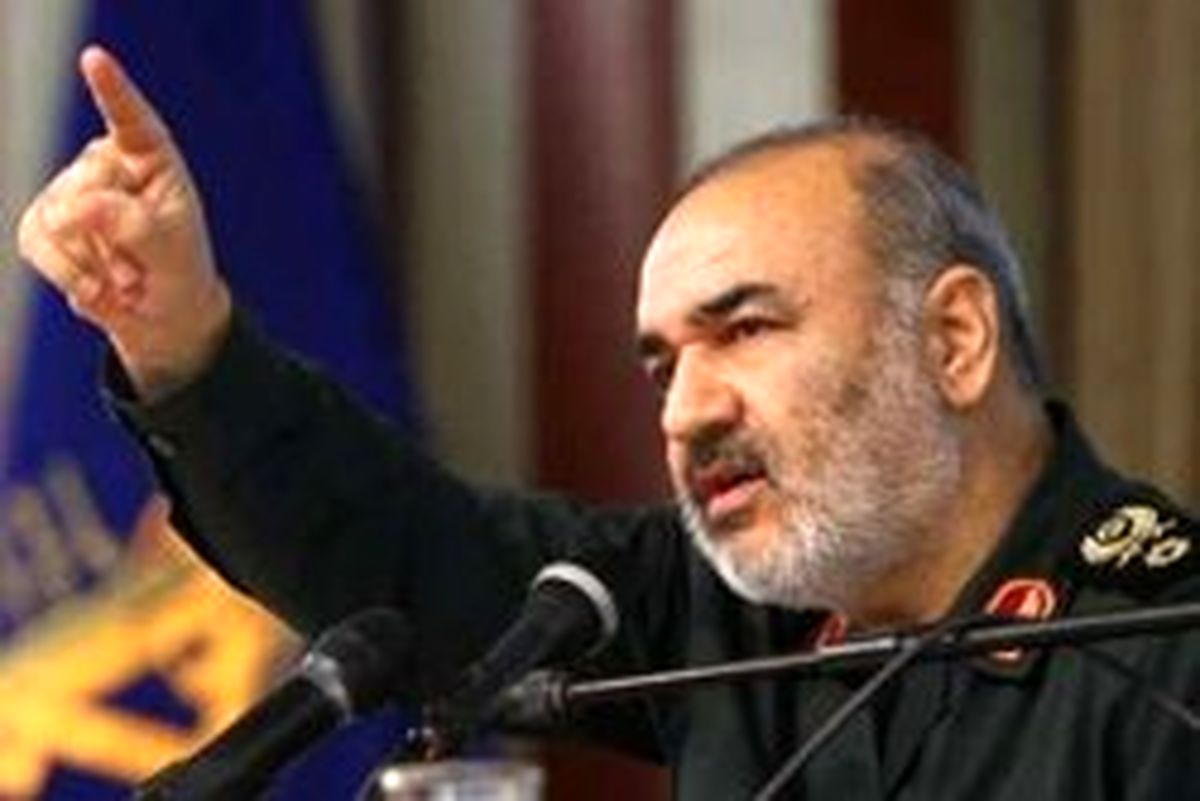 سرلشکر سلامی: در برابر هیچ تهدیدی احساس ضعف نمیکنیم