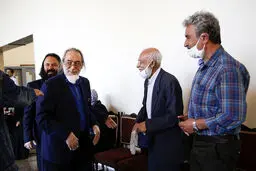 کمک مومنانه و هنرمندانه! + عکس