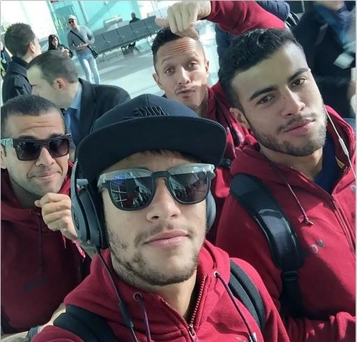 سلفی بارسایی ها پیش از دیدار با اتلتیکو مادرید/عکس