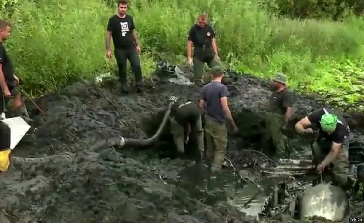 کشف لاشه هواپیمای جنگ جهانی دوم در لهستان+ تصاویر