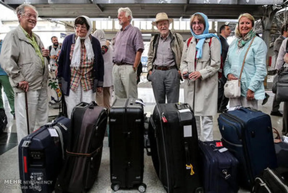 ورود مسافران قطار هزارویک شب به تهران/تصاویر
