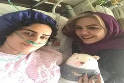 الناز شاکردوست و عروسکش روی تخت بیمارستان/عکس