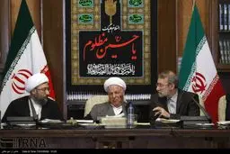 هاشمی رفسنجانی در میان گفت‌وگوی برادران لاریجانی/ عکس