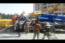 سقوط یک تاورکرین دیگر در تهران/ عکس