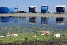 تصاویر/ آلودگی رودخانه‌ها و رها شدن پسماند در نوار ساحلی آستارا‎