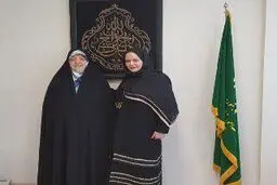 تصویری از بهاره رهنما در کنار معاون حسن روحانی