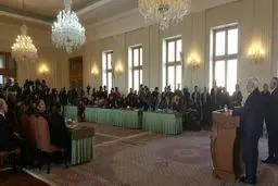 ظریف: اجرای برجام مورد تاکید ایران و فرانسه است