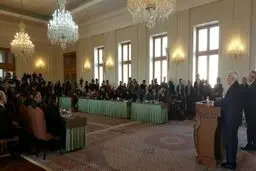 ظریف: اجرای برجام مورد تاکید ایران و فرانسه است