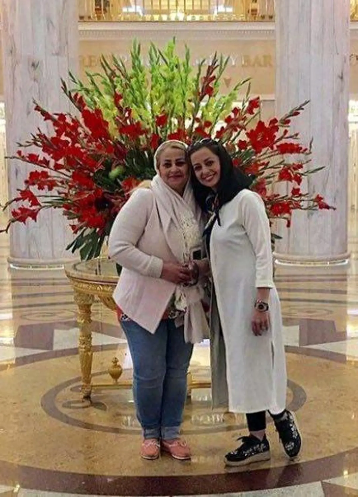 عکس خاص از نفيسه روشن و مادرش