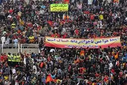 هوا بس ناجوانمردانه خاک است/عکس