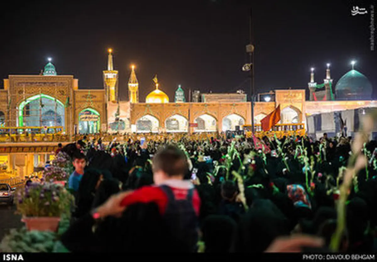 گلباران حرم رضوی در شب میلاد امام جواد (ع) به روایت تصویر