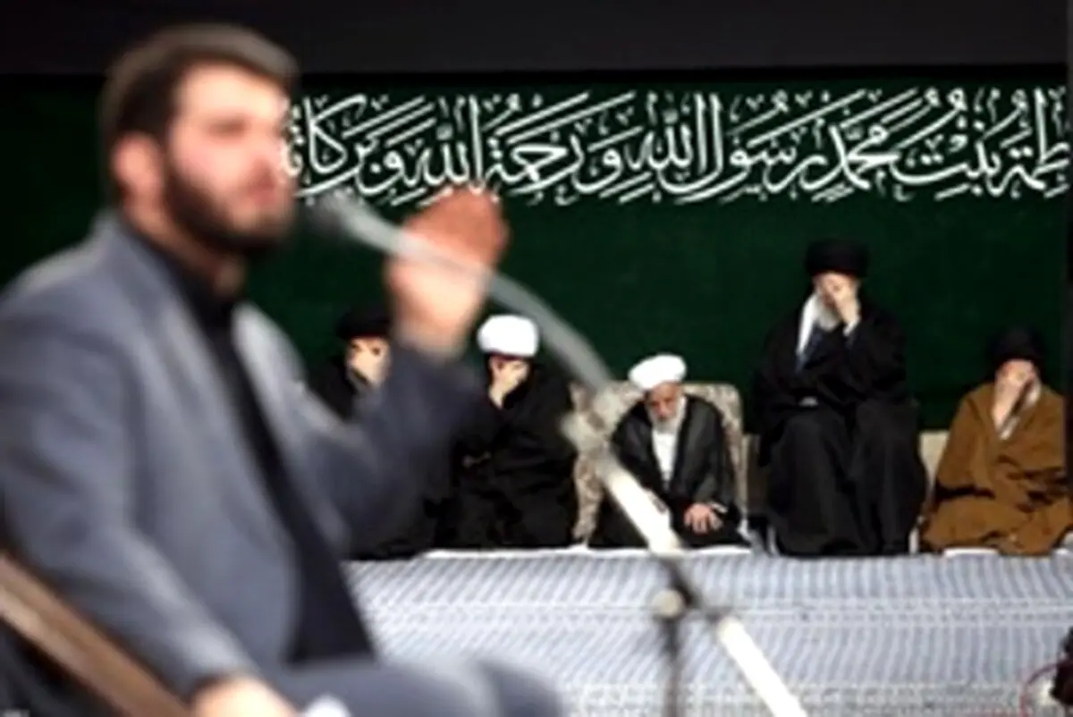 تصاویری از مراسم عزاداری شام شهادت حضرت فاطمه(س) با حضور رهبر انقلاب