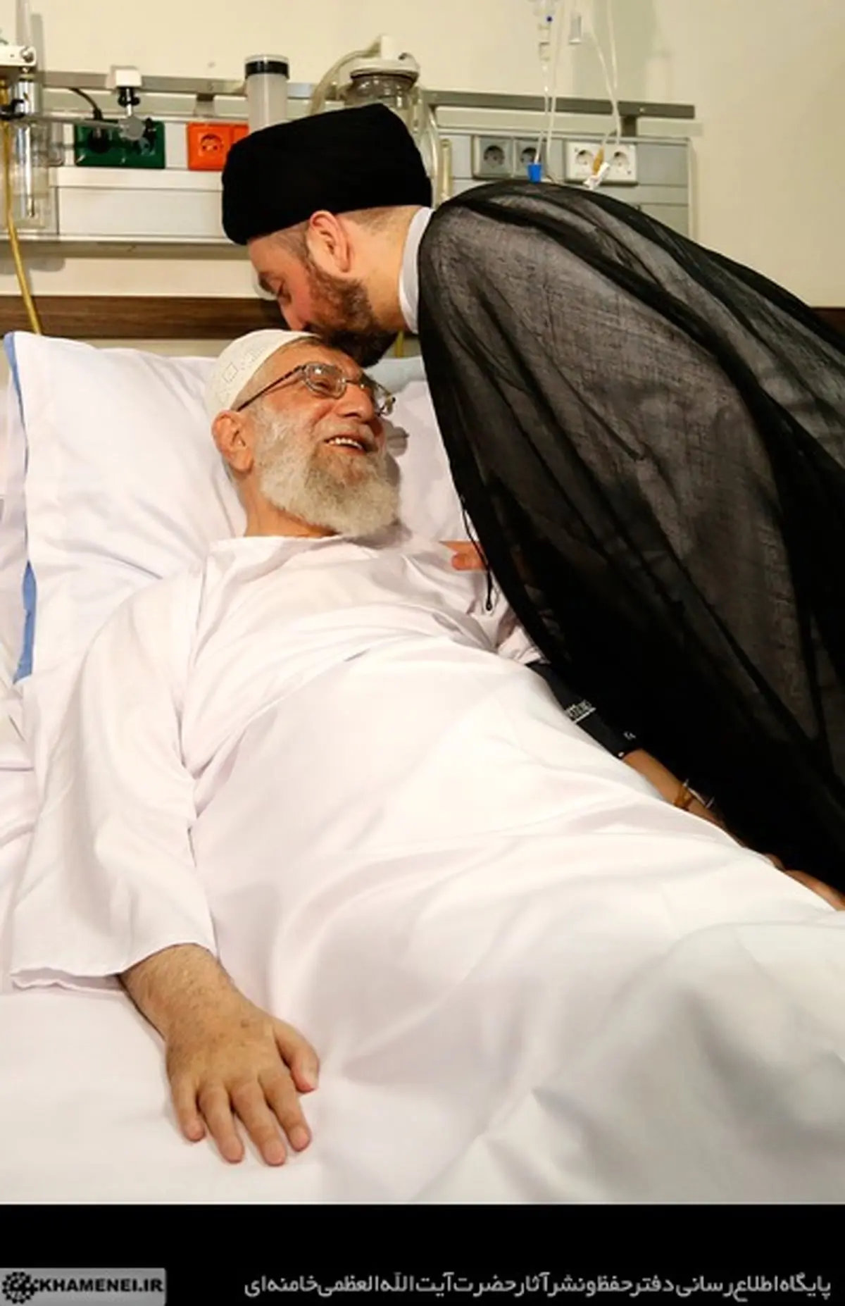 عیادت رئیس مجلس اعلای انقلاب اسلامی عراق از رهبر انقلاب/ عکس