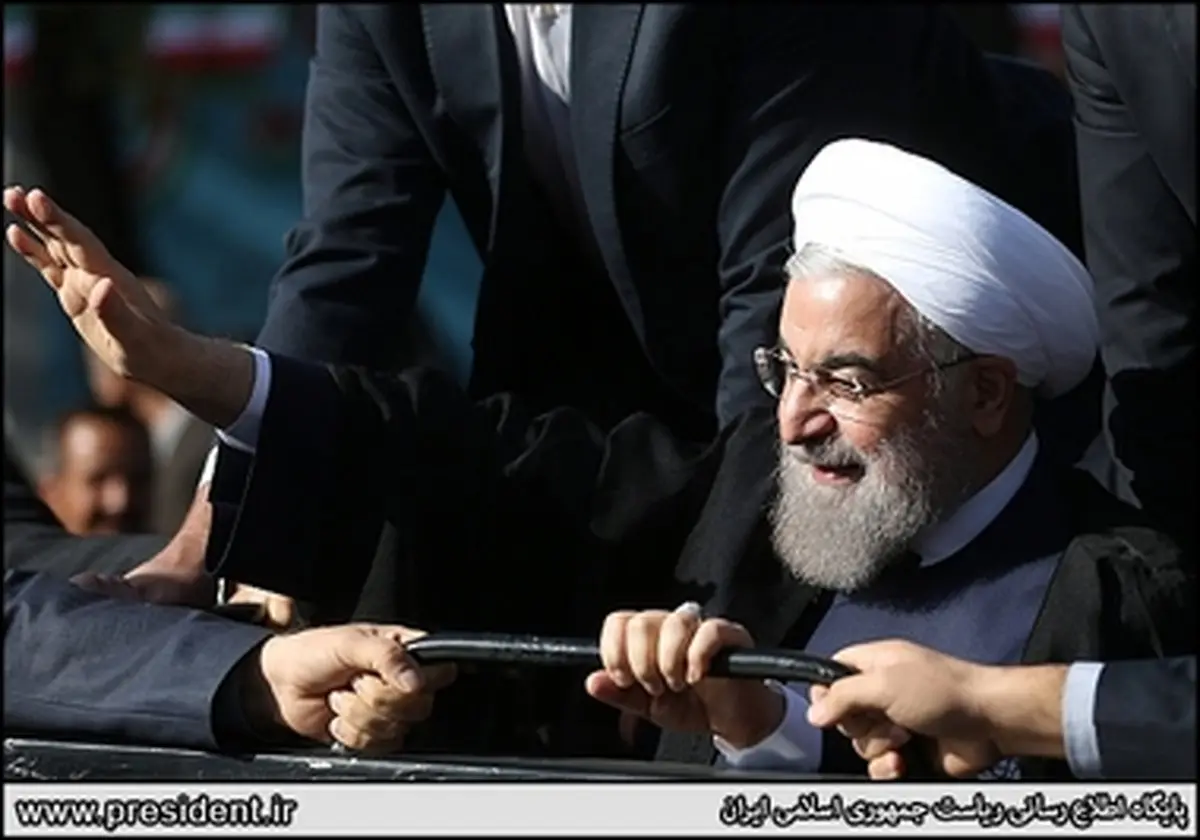 حاشیه های استقبال مردم خمین از روحانی/تصاویر