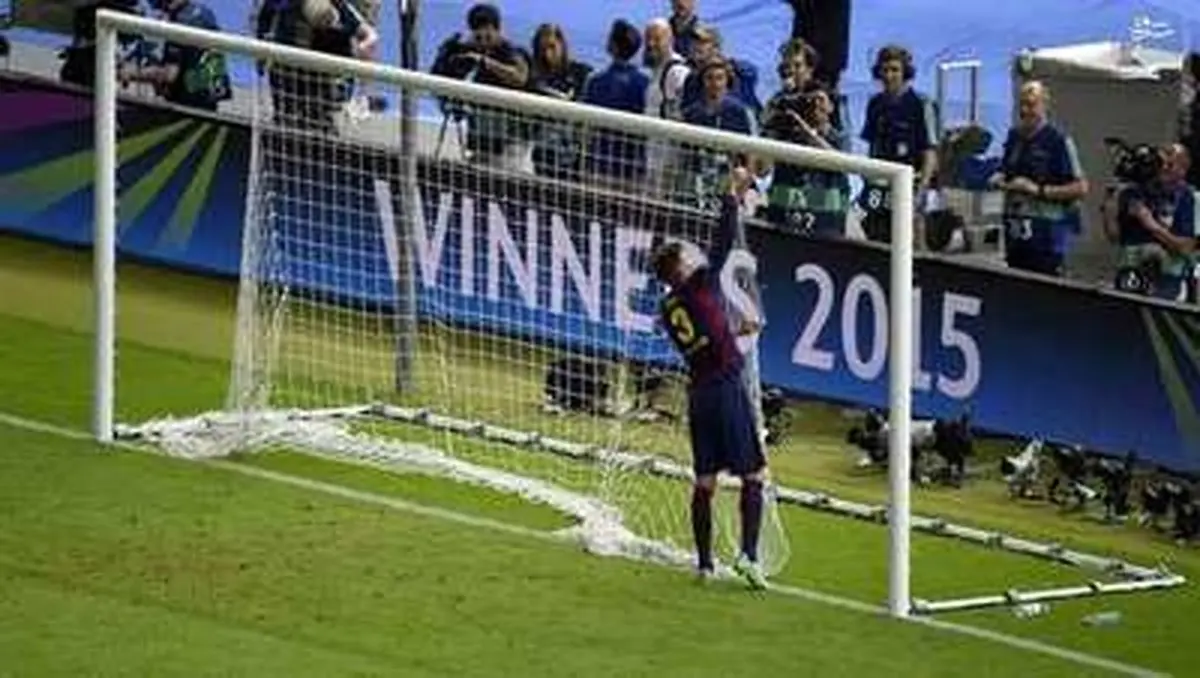 حرکت عجیب مدافع بارسا بعد از قهرمانی/عکس