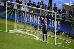 حرکت عجیب مدافع بارسا بعد از قهرمانی/عکس