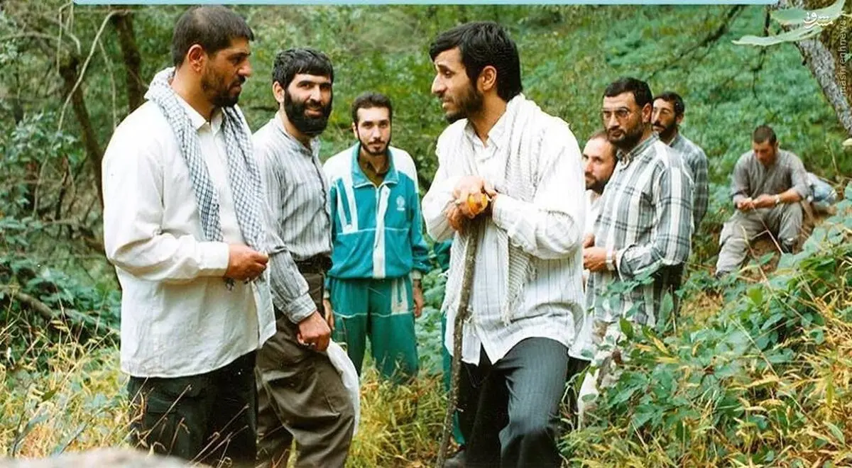 احمدی نژاد در جنگل‌های شمال/عکس