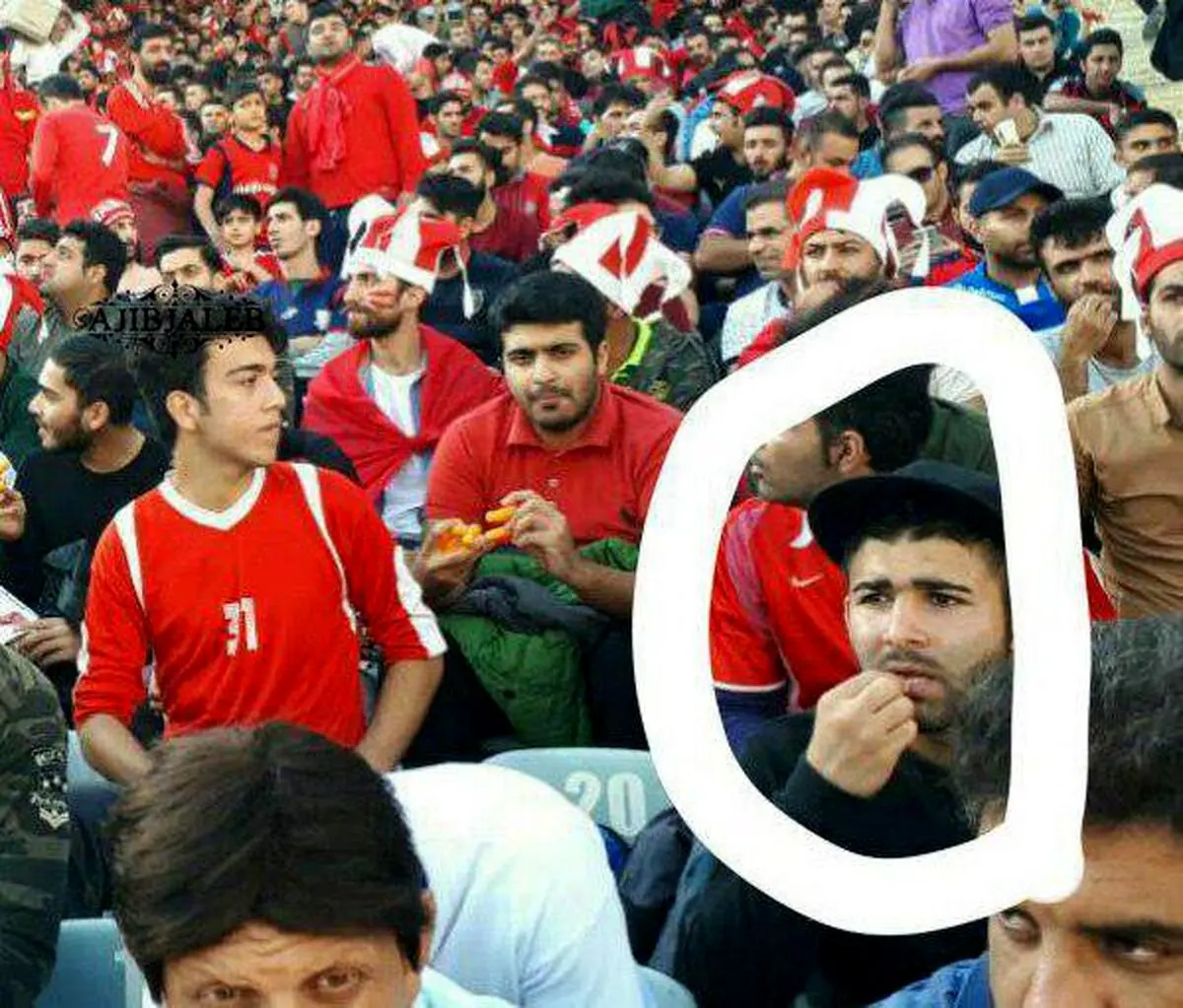 بدل محسن مسلمان در بین تماشاگران دربی/عکس