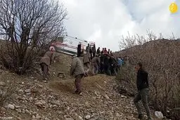تصاویر تلخ از سقوط مینی بوس دانش آموزان ترکیه به دره
