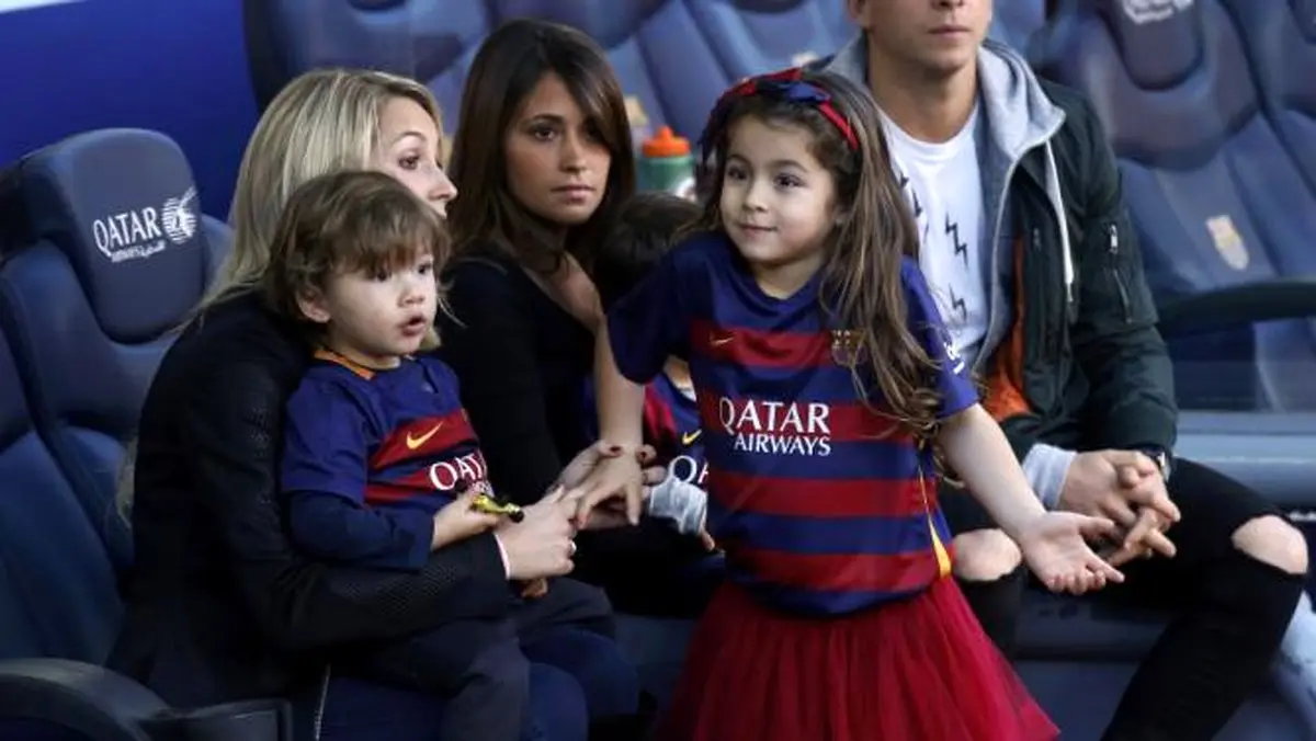 خانواده مسی،سوارز و پیکه دراستادیوم/عکس