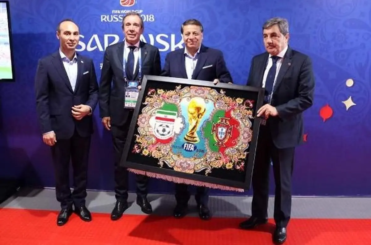 هدیه ویژه ایران به رئیس فدارسیون پرتغال/ اهدای لباس رقیب به ساکت+عکس