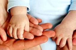 مرگ در تاریخ لاکچریِ ۰۲/۰۲/۰۲ | ماجرای نوزادانی که مُرده به دنیا می‌آیند