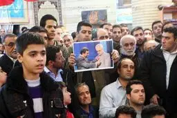 نشان خدمت احمدی نژاد به رحیمی در سخنرانی مسجد شهرری/عکس