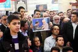 نشان خدمت احمدی نژاد به رحیمی در سخنرانی مسجد شهرری/عکس