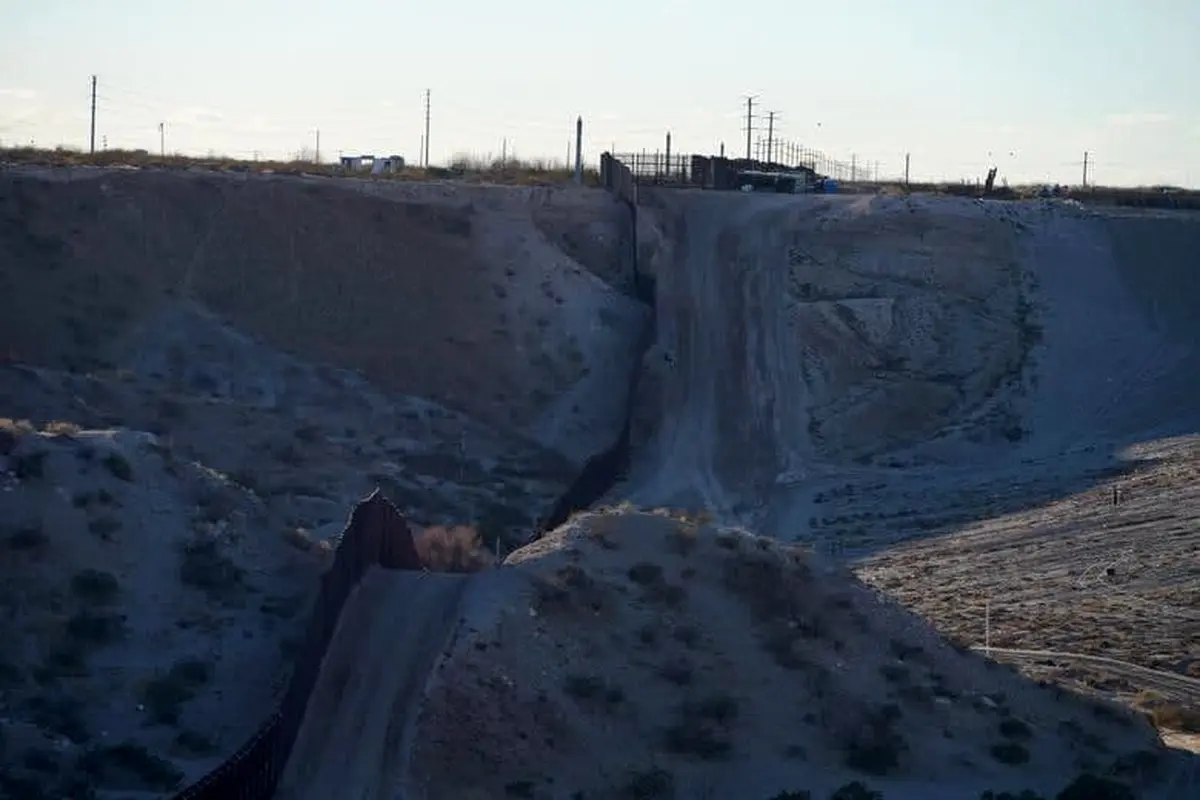 پروژه ساخت دیوار مرکزی بین آمریکا و مکزیک با فرمان بایدن متوقف شد +عکس