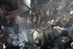 عاقبت هواپیمای مسافربری پاکستان + عکس