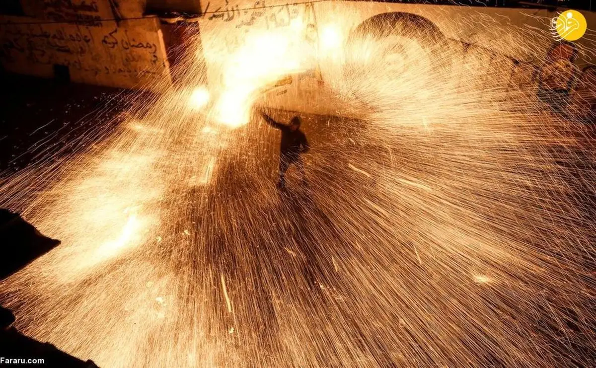 استقبال آتشین جوانان غزه از ماه مبارک رمضان+عکس‌ها