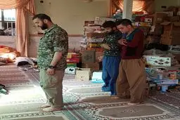 تصویری زیبا از نماز وحدت در مناطق زلزله زده