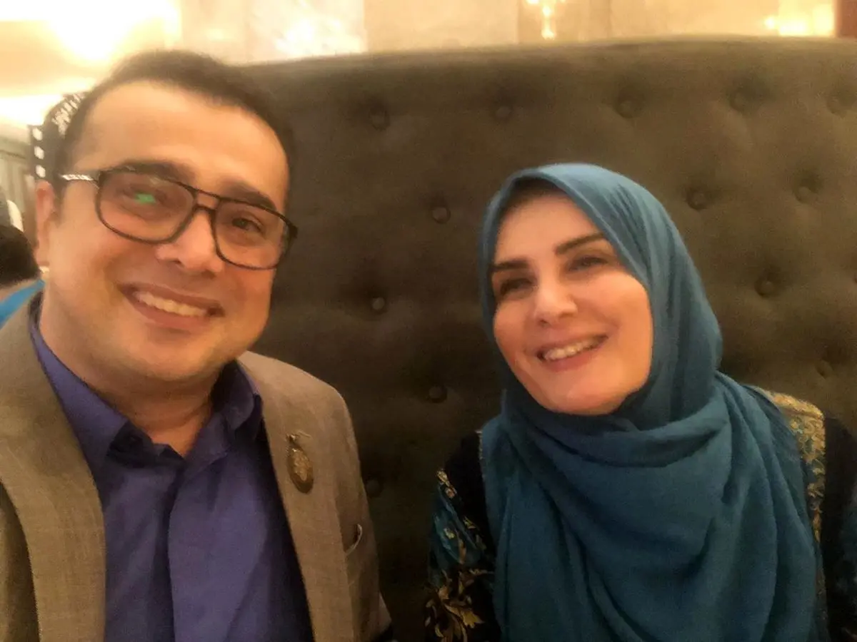 سپند امیرسلیمانی در کنار شخصیت نوستالژیک کودکی های خود