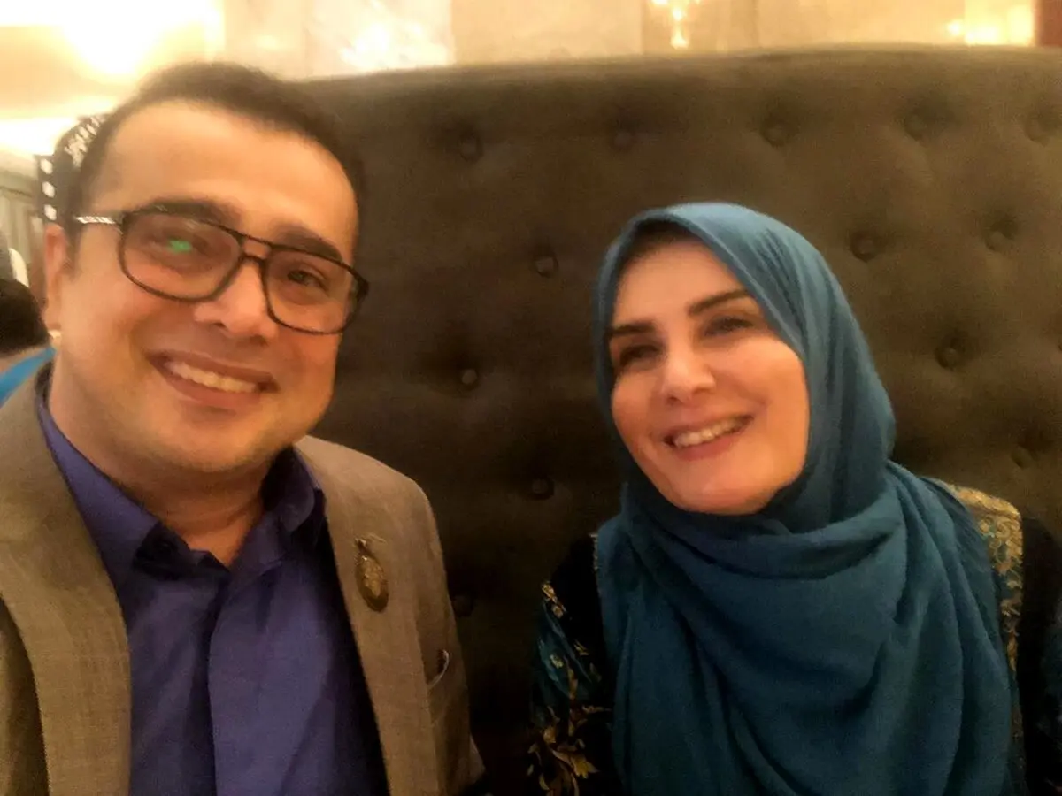 سپند امیرسلیمانی در کنار شخصیت نوستالژیک کودکی های خود