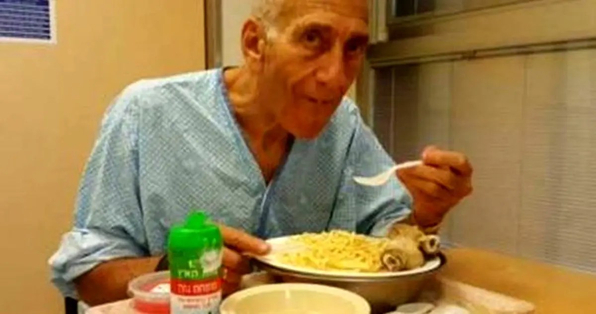 جدیدترین عکس نخست وزیر سابق اسرائیل در زندان/ اولمرت یکشنبه آزاد می‌شود