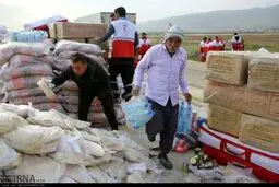 تصاویری از امداد رسانی نیروهای هلال احمر در منطقه پلدختر