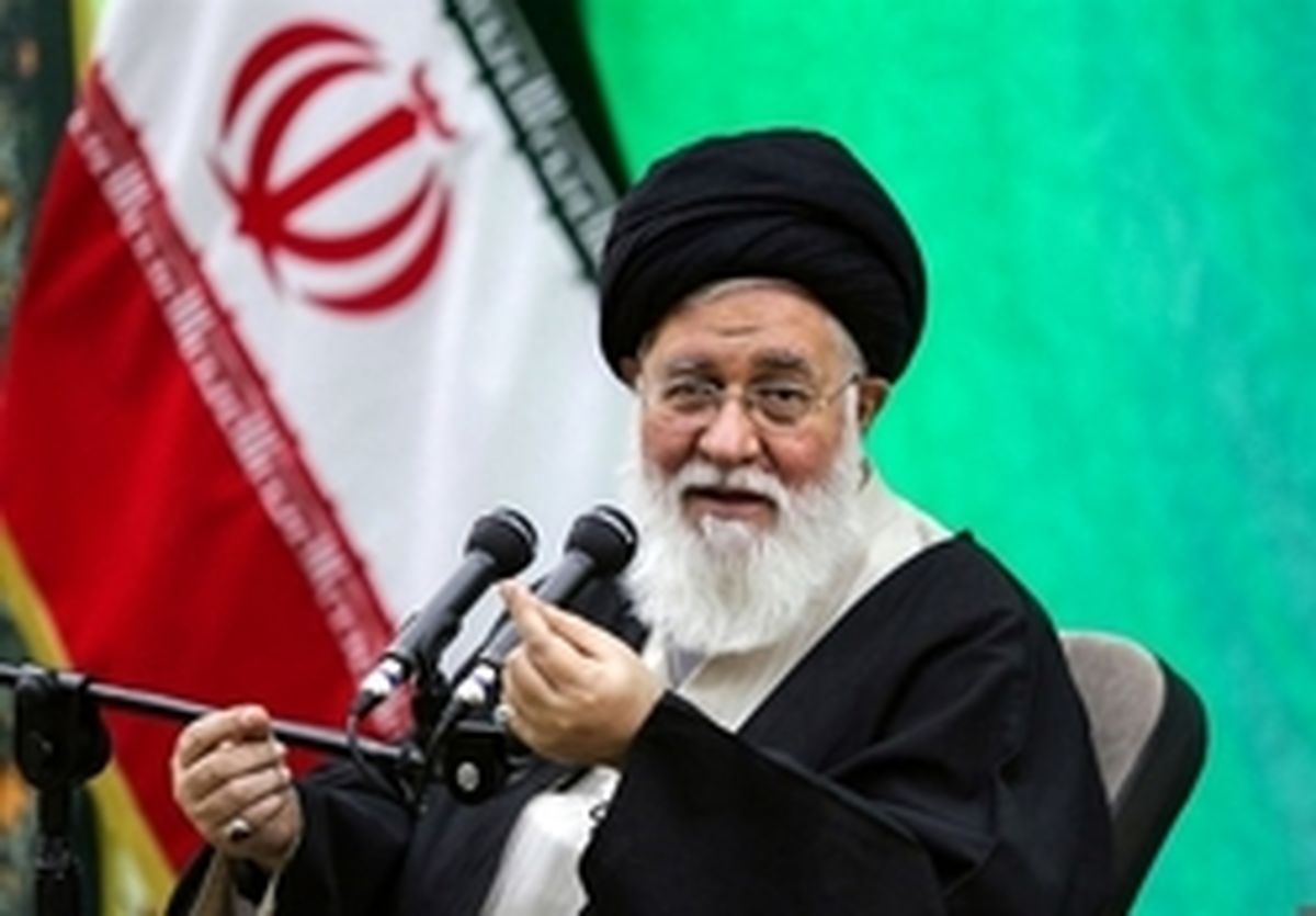 آيتالله علمالهدی: آنهایی که گفتند به ما اختیار بدهید، چندماه بعد با سفیداب و سرخاب فرار کردند