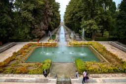 عکس / باغی زیبا در میان کویر!