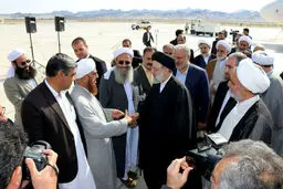 عکس/ استقبال مولوی عبدالحمید از آیت الله رئیسی