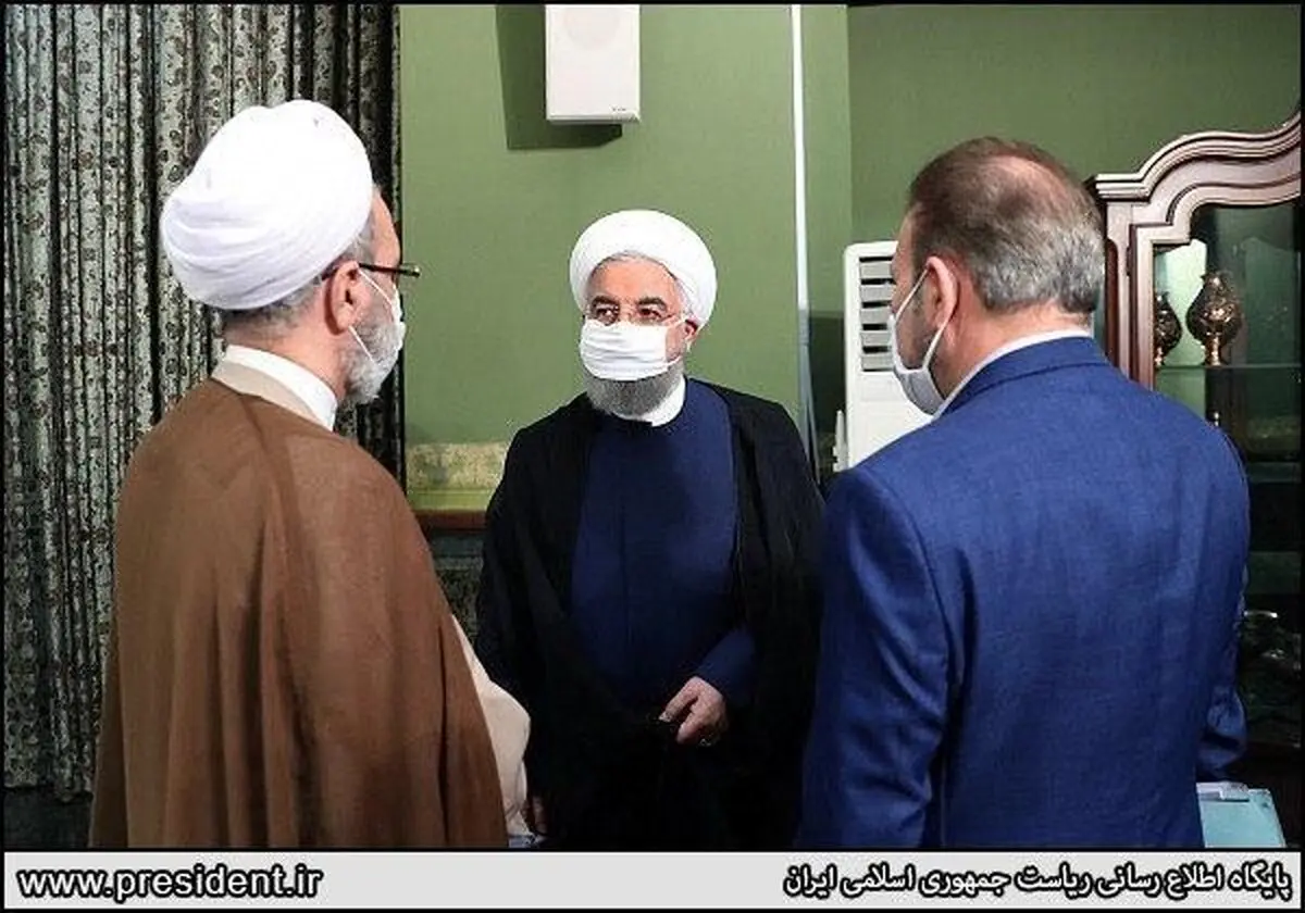بالاخره روحانی هم ماسک زد! + عکس