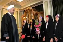 آرزوی دیدار با رئیس‌جمهور؛ دیداری که با اشک‌های روحانی همراه شد